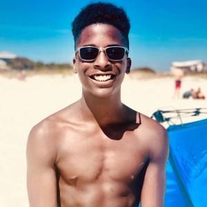 Meet your Posher, Chase